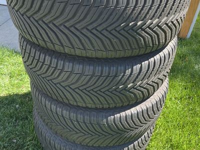 Michelin CrossClimate 2 tires (size: 205/65R16)