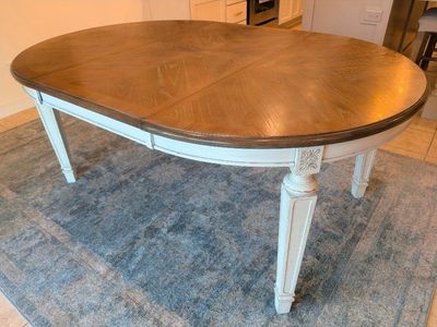 Gorgeous Ashley Table