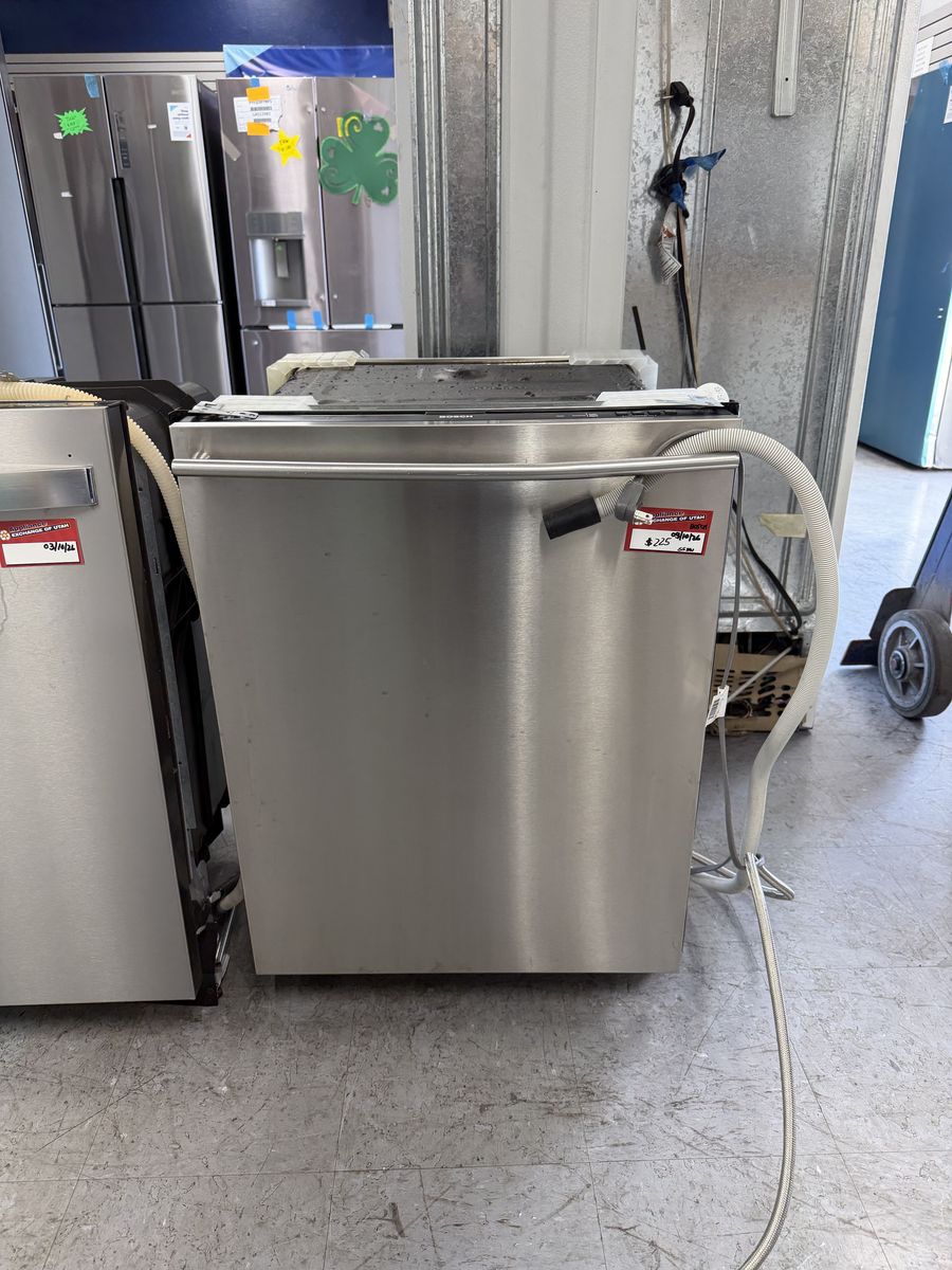 GOOD CONDITION BOSCH STAINLESS STEEL DISHWASHER