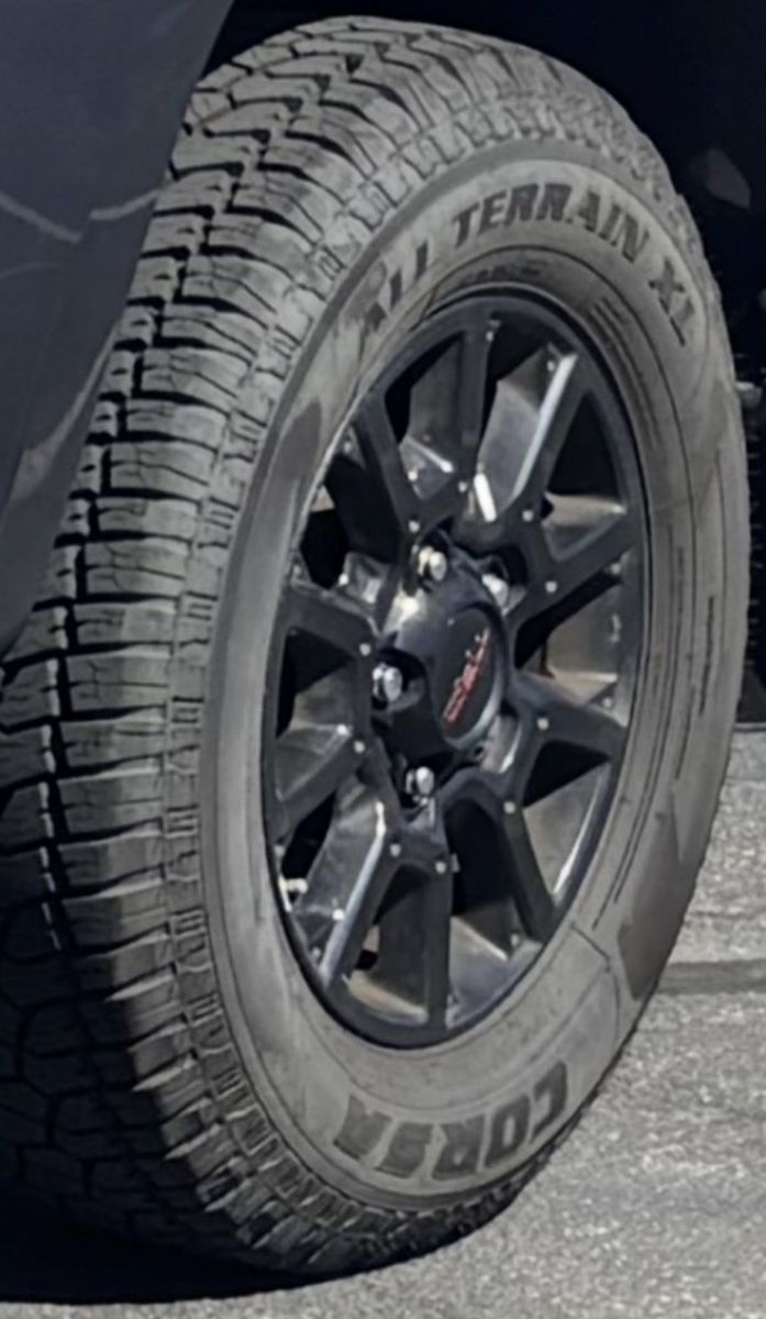 Corsa tires LT275/70R18 set of 2