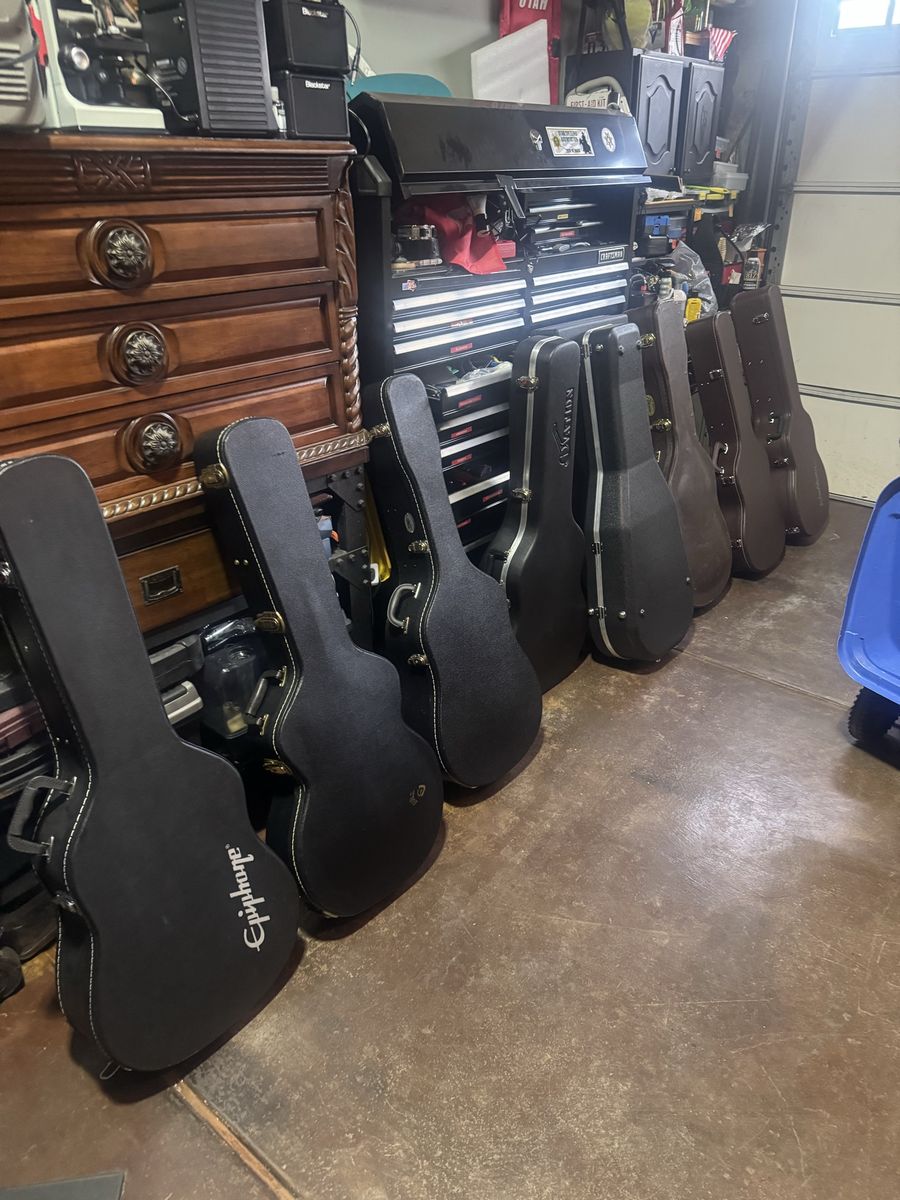 Large Selection Of Guitar Hard Cases.