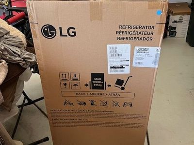 New LG Refrigerator (model LRONC0605V)