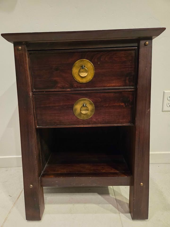 Nightstand – Good Condition (Minor Surface Scratches)