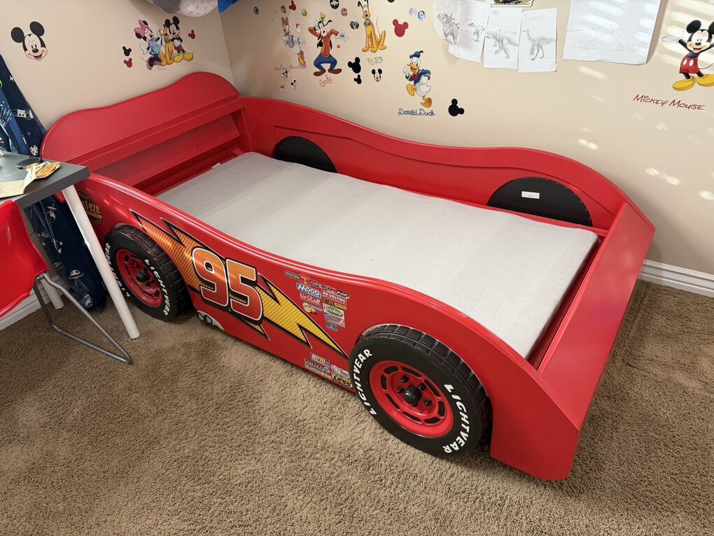 Cars Lightning McQueen Twin Bed