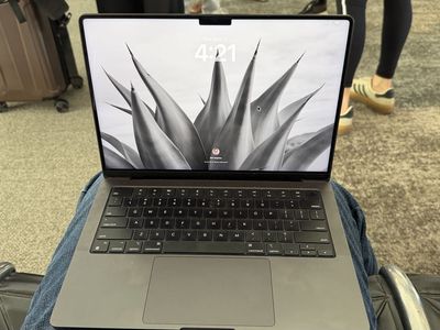 MacBook Pro M3 Max 16-Core CPU and 40-Core GPU 14" 48GB memory, 1TB SSD