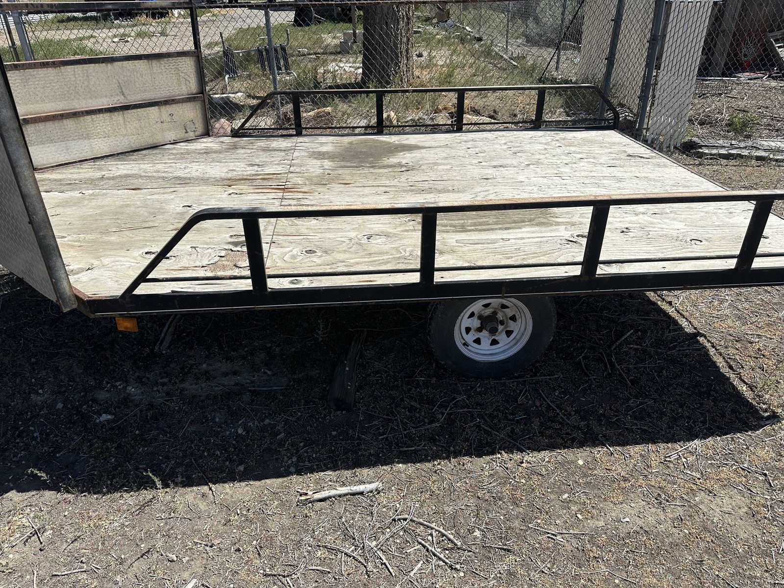 TRAILER/V NOSE WITH REAR LOADING RAMP