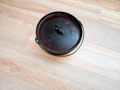 Iron Dutch oven