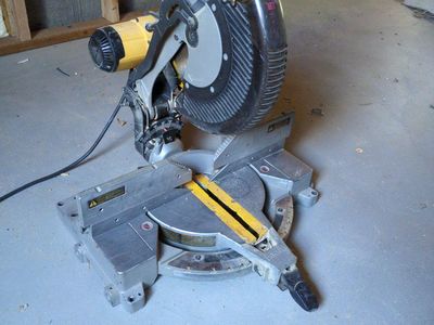 DeWalt 12" double bevel miter saw DW716