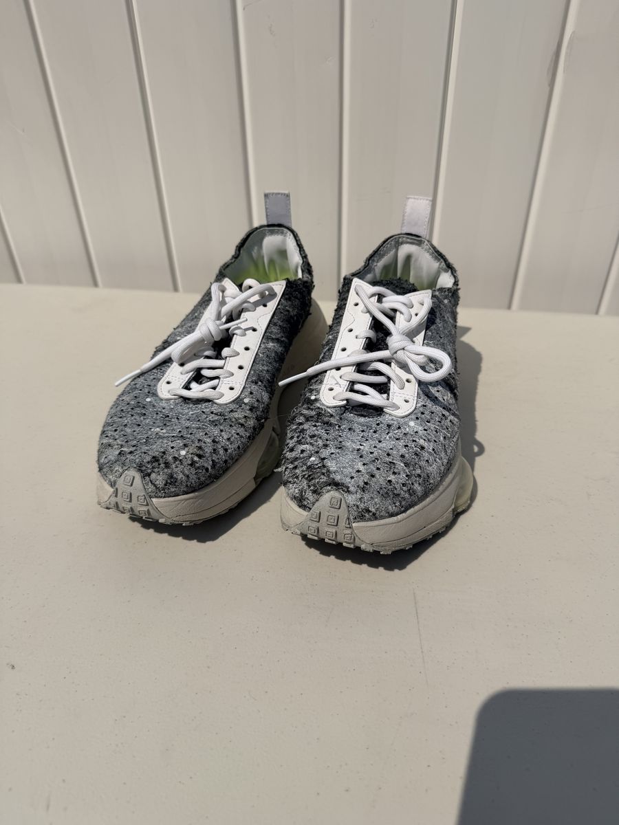 Nike Women's Air Zoom Type SE Textured Knit Sneakers Gray White Size 8