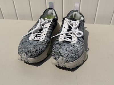 Nike Women's Air Zoom Type SE Textured Knit Sneakers Gray White Size 8