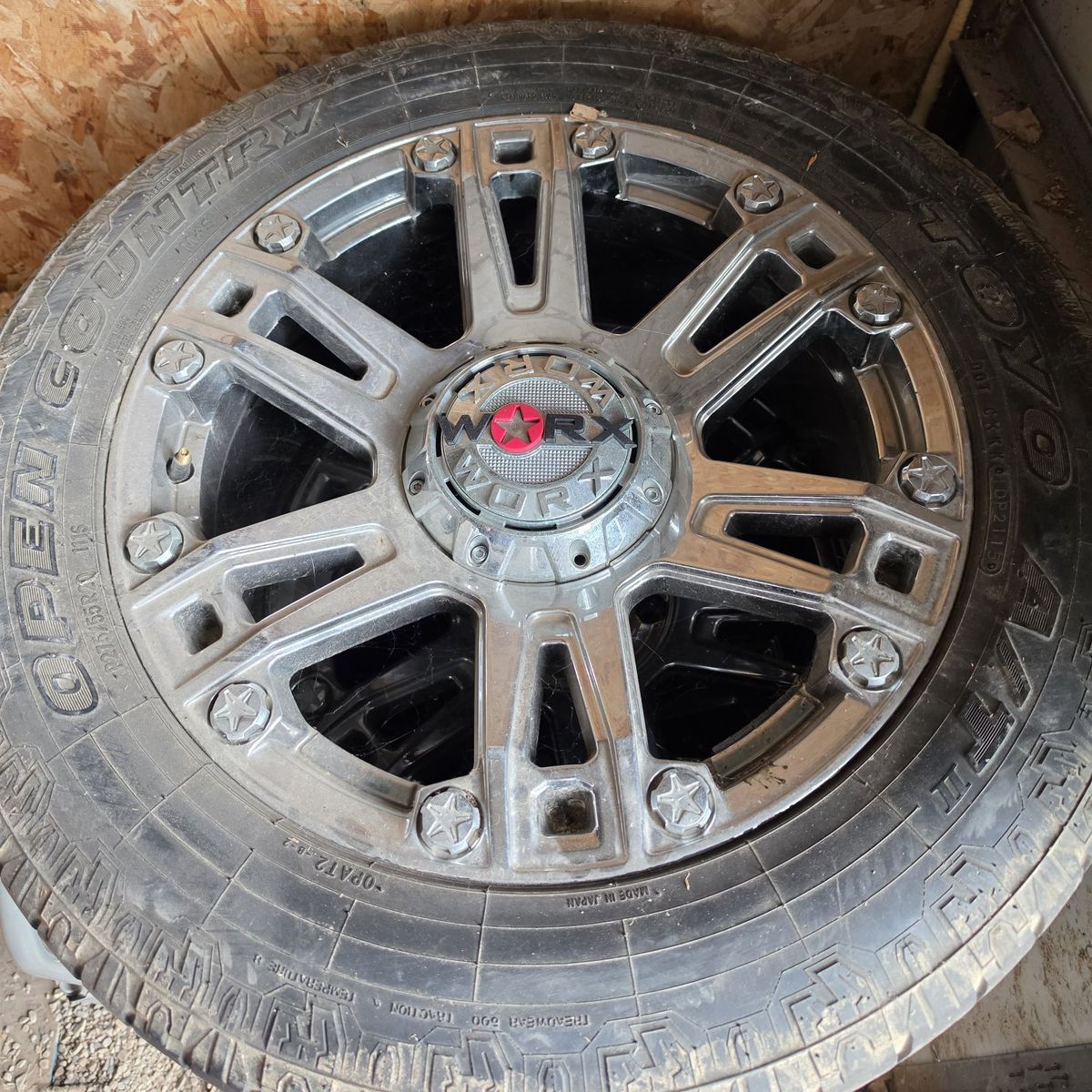 Toyota Tundra wheels and tires