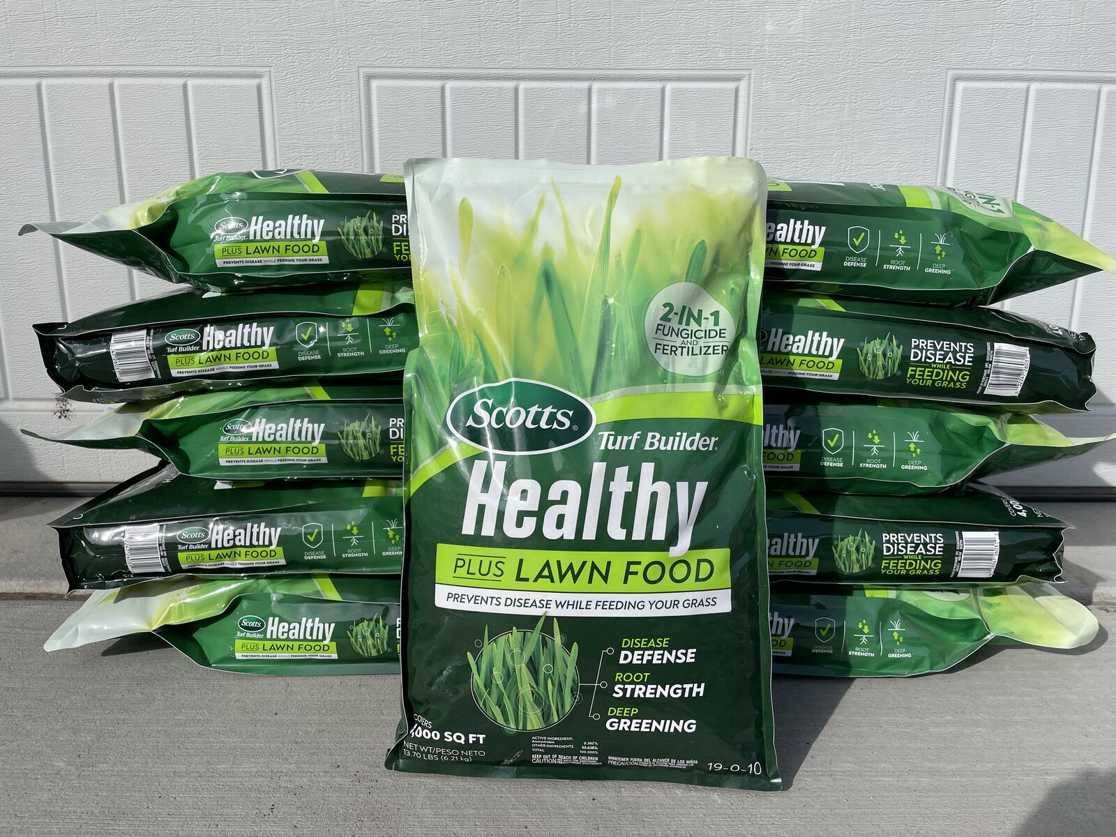 [NEW] Scotts 4,000sq ft Turf Builder Healthy Lawn Food + 2-in-1 Fungicide Fertilizer