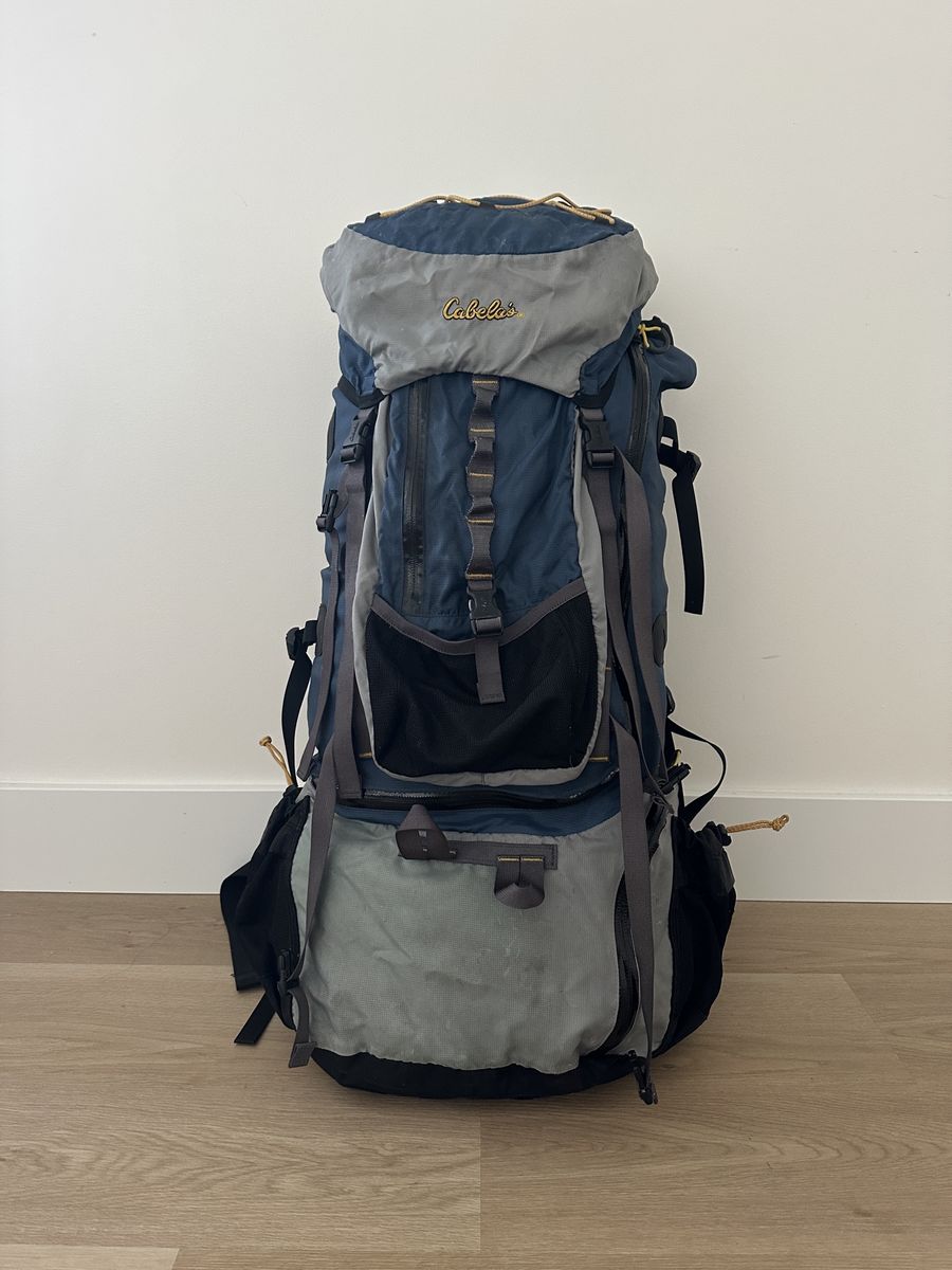 Cabela’s Multi-Day Hiking Backpack / Raincover