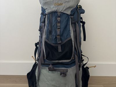 Cabela’s Multi-Day Hiking Backpack / Raincover