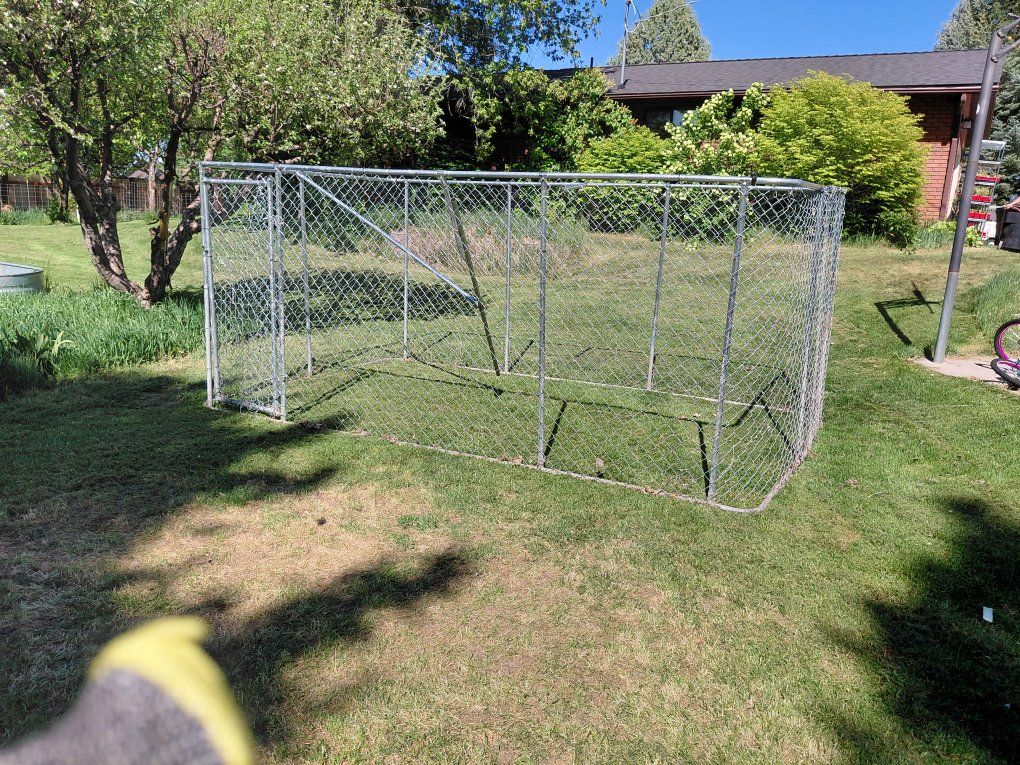 13’ x 7’ Heavy-Duty Dog Kennel – Great Condition