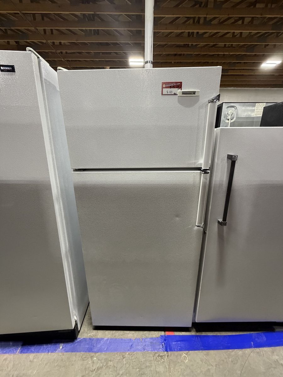 LOWEST PRICES AROUND! KELVINATOR TOP BOTTOM FRIDGE