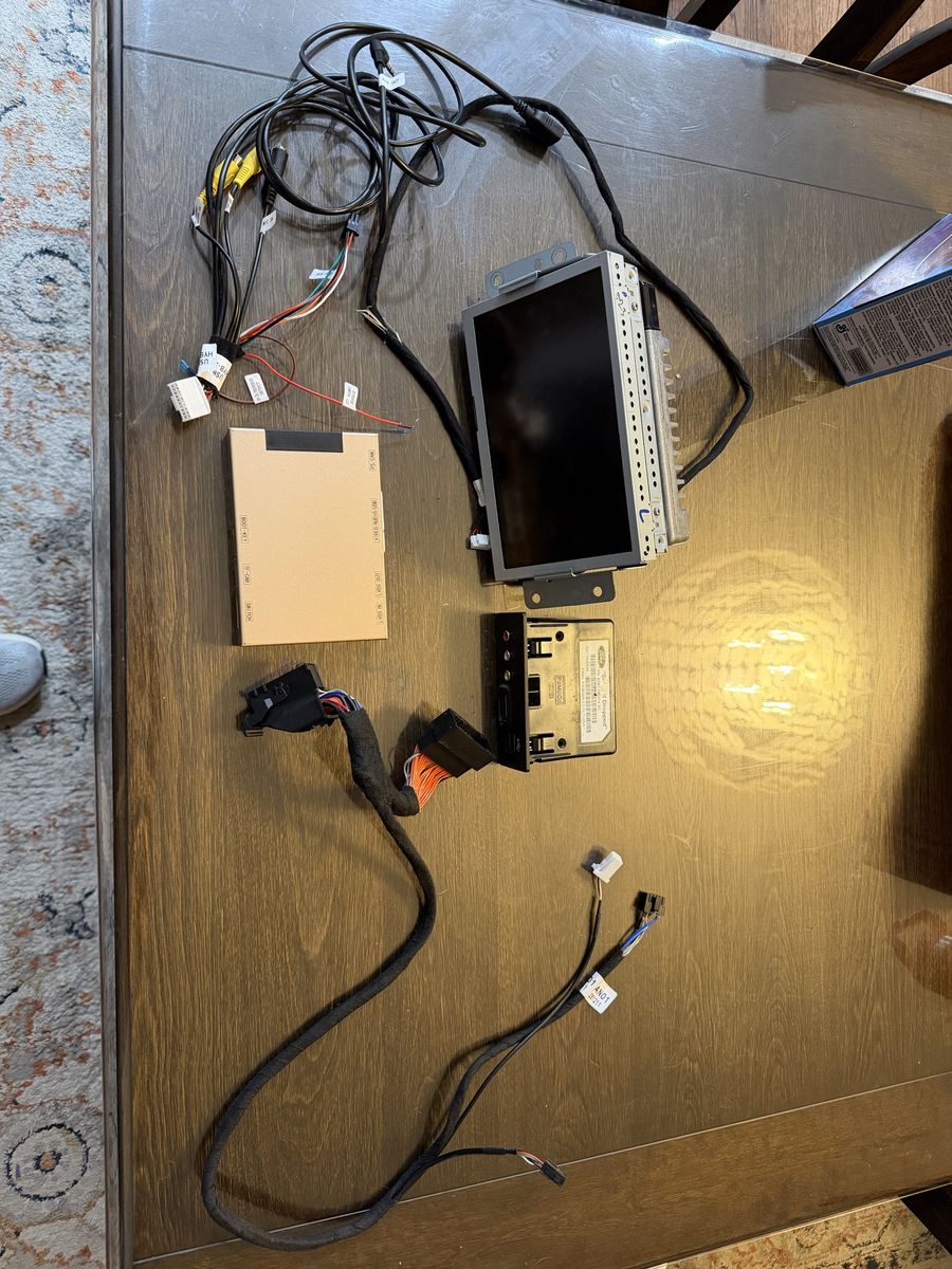 Ford Sync 2 screen W/ APIM and wired / wireless CarPlay / Android Auto