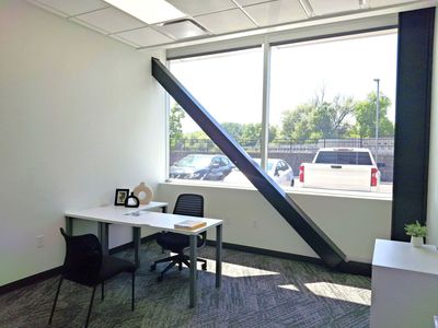 Client-Ready Office for Attorneys & Advisors – Professional, Turn-Key Space