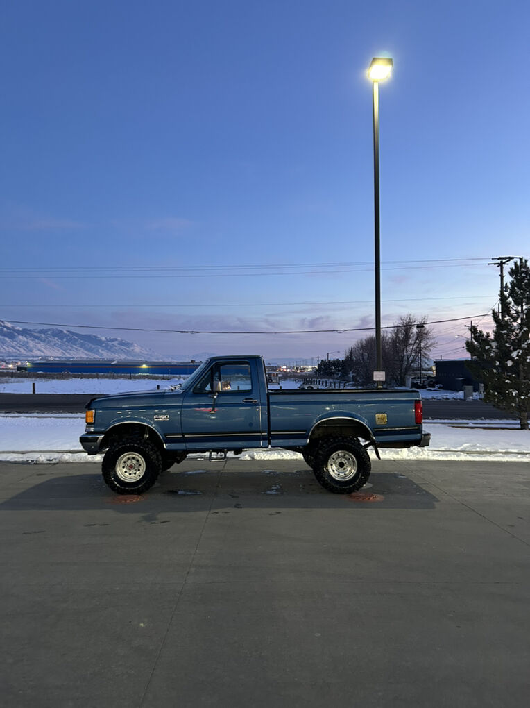 1990 FORD F150 XLT Lariat