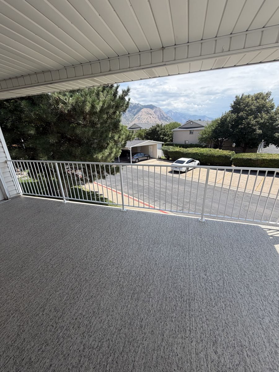 Main image 10