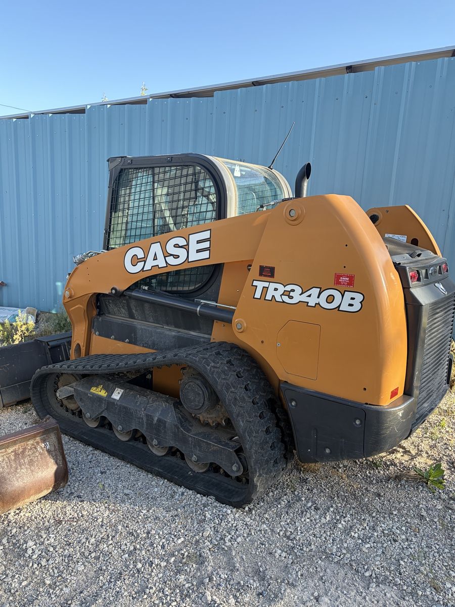 Tracked loader
