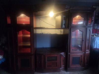 Entertainment center