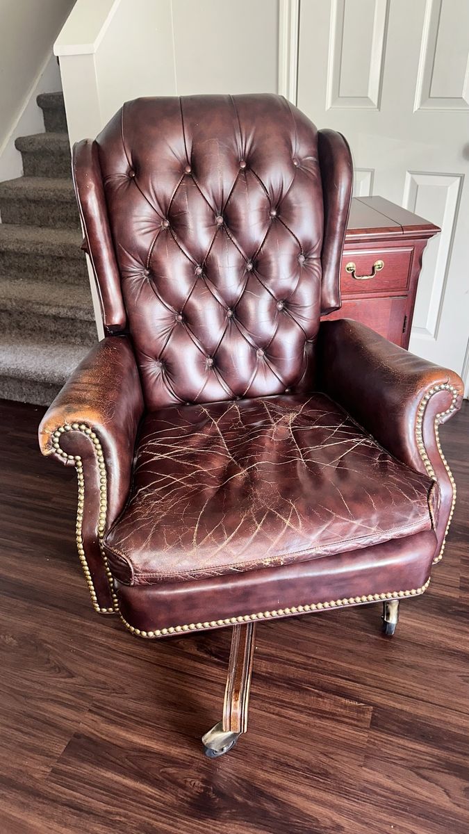 Vintage Leathercraft Genuine Leather Chesterfield Executive Reclining Swivel Chair – Made in USA