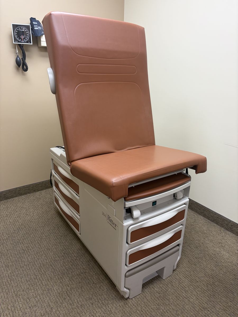 Set of 4 Midmark Ritter Medical Exam Tables Good Condition
