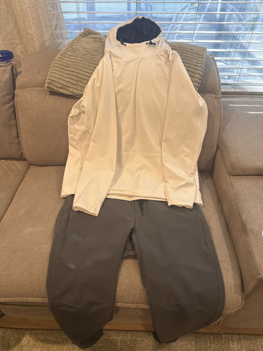 UNRL Jog Suit