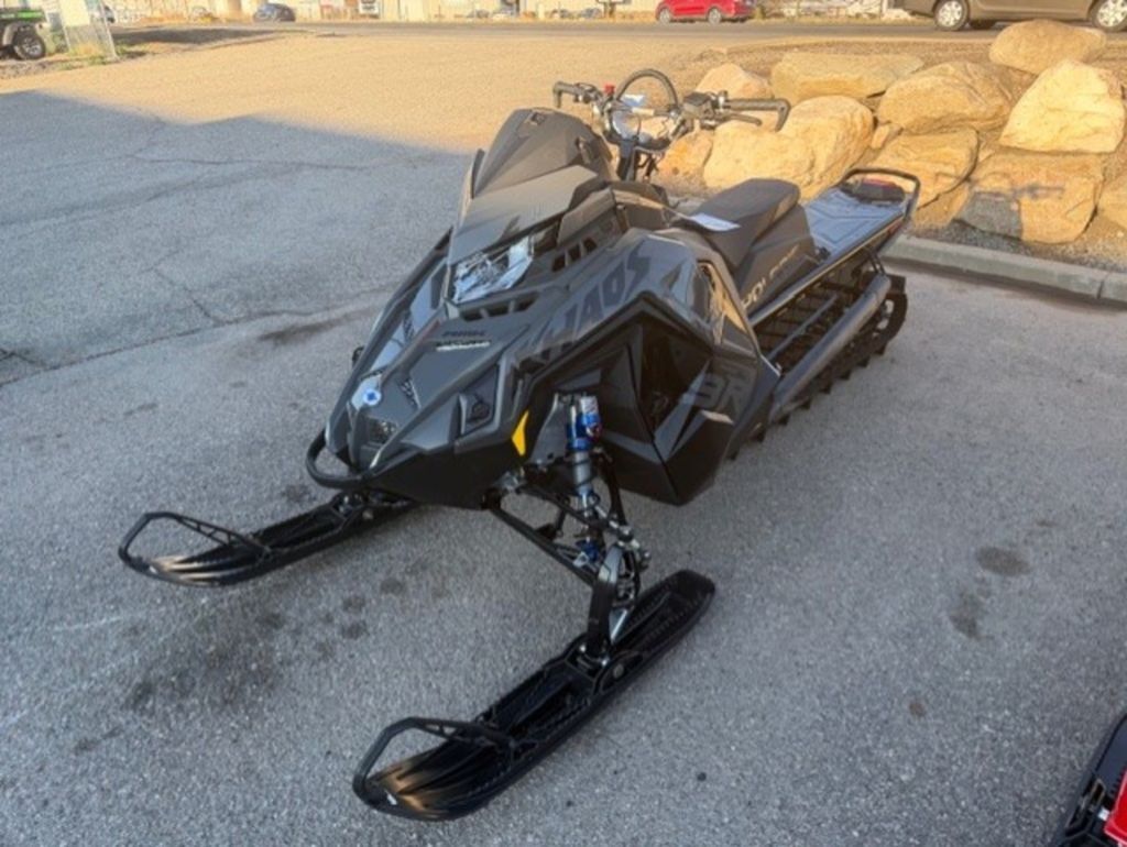 2025 Polaris® 9R RMK KHAOS 155 Storm Gray / Indy Red