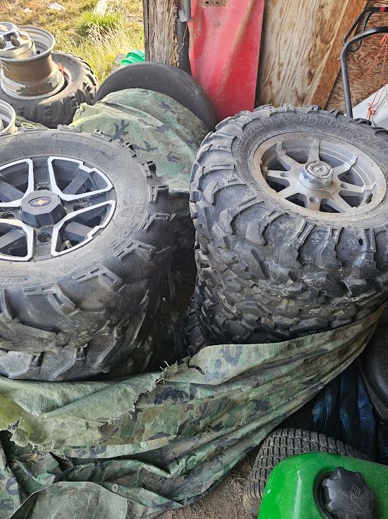 Side by side/4-wheeler tires
