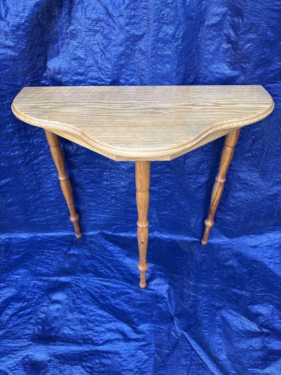 Solid Wood Half-Moon Console Table with Turned Legs