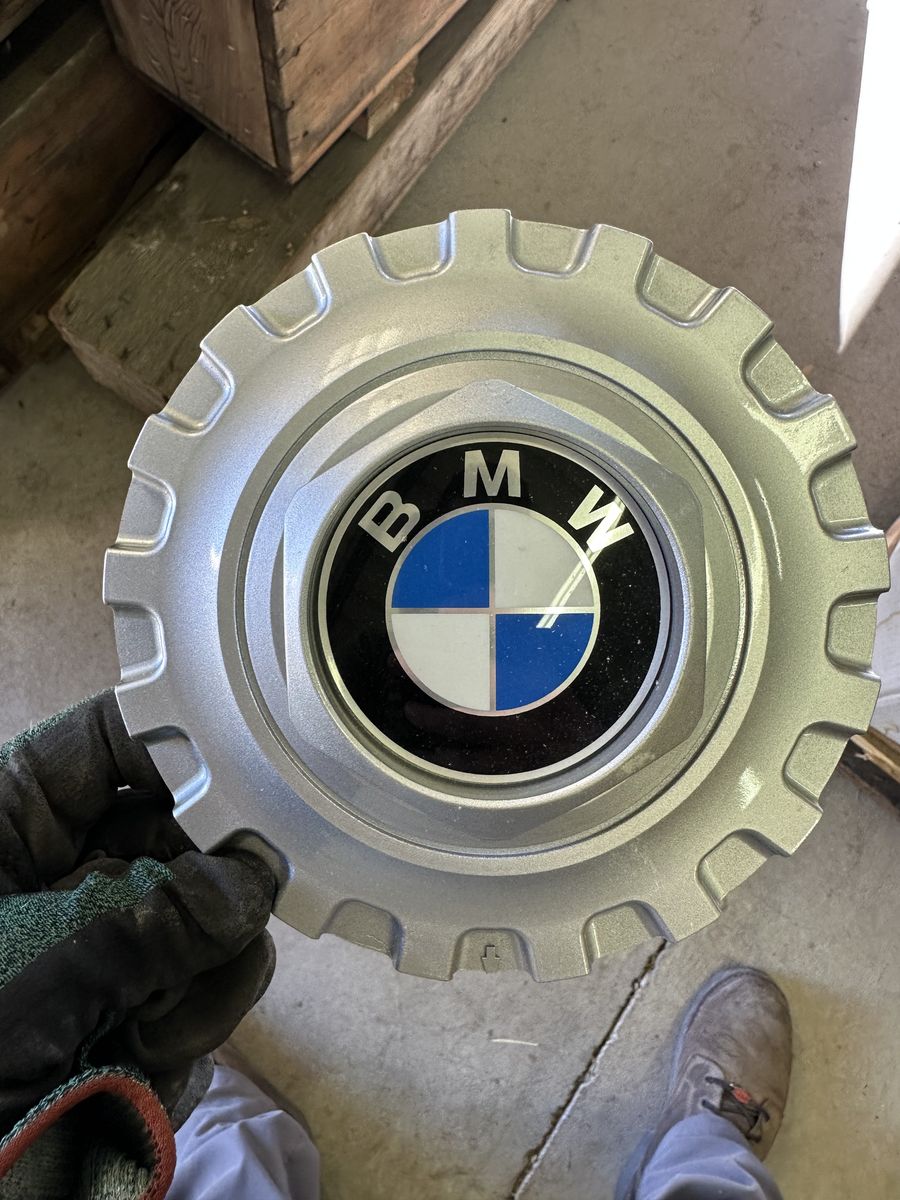 BMW E38 7 Series alloy wheel center cap