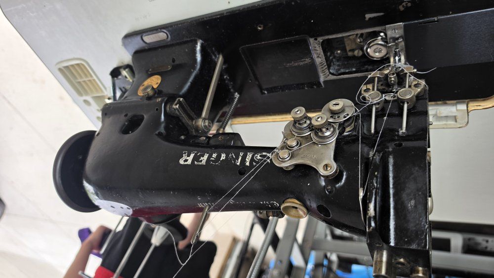 SINGER 119W2 Industrial Lockstitch Sewing Machine