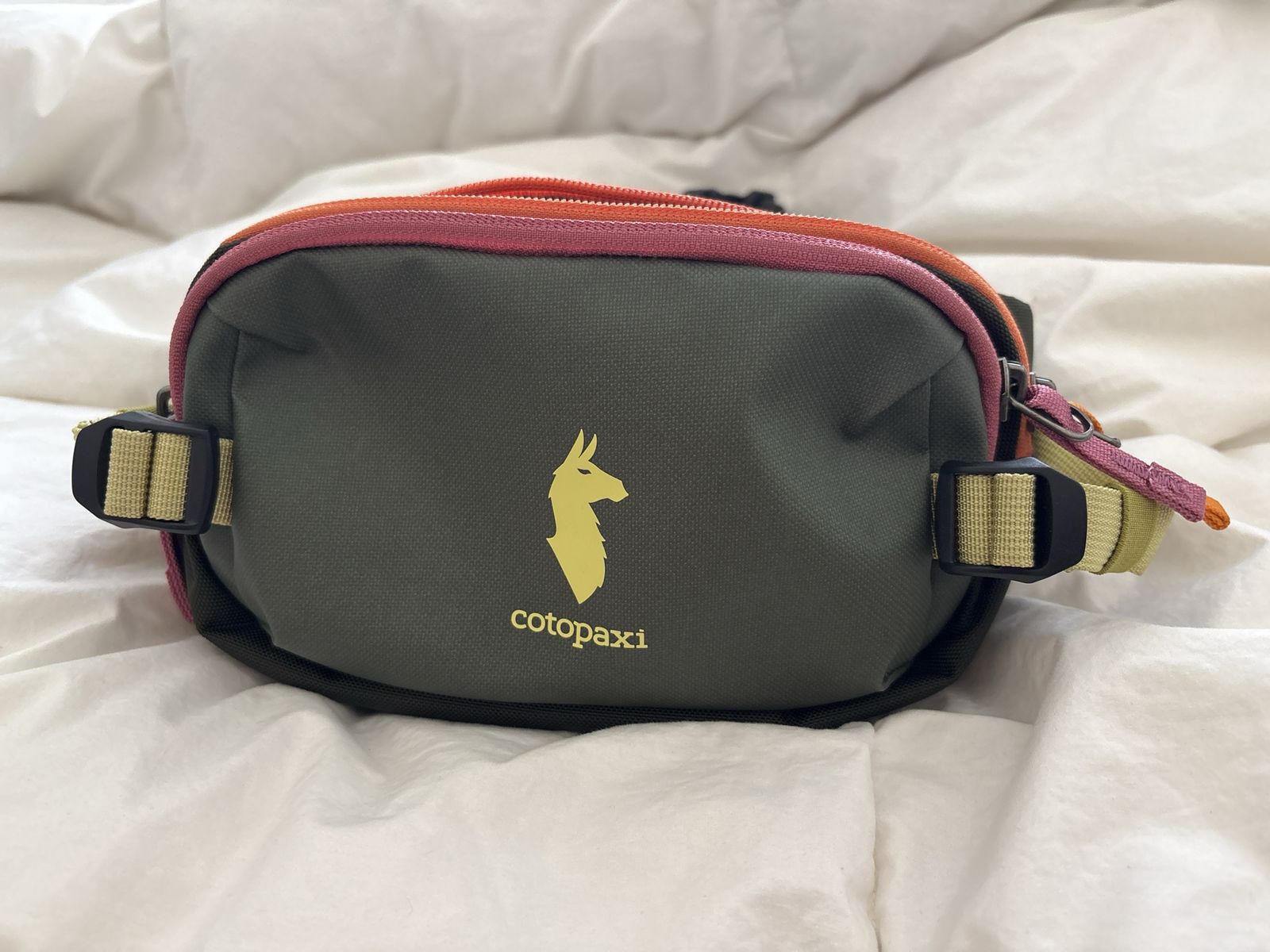 Cotopaxi Kapai 1.5L Hip Pack - Olive Green & Multicolored Accent