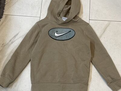 Size 4–5 Nike Hooded Sweatshirt.