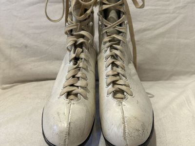 Womens 8 No Brand White Figure Skates