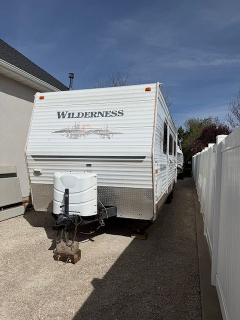 Ready to camp!  2004 Wilderness (price reduced) $5000 or reasonable offer