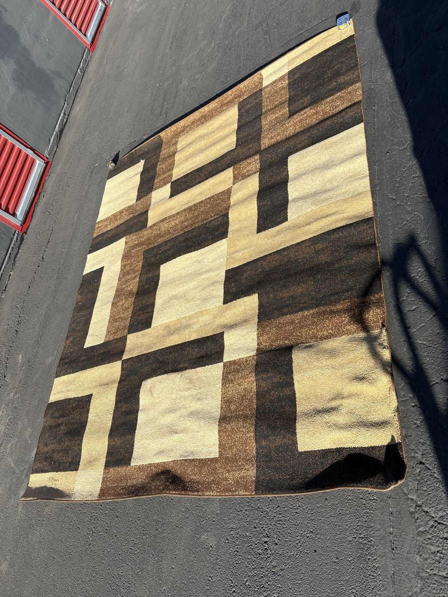 Modern Wilshire Collection Area Rug – 7’10” x 9’9”