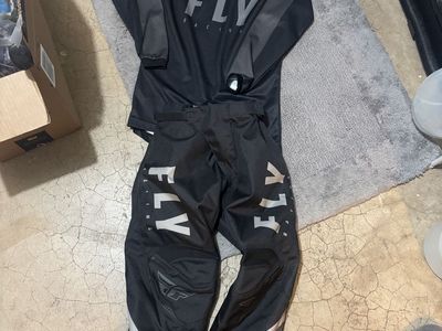 Fly Racing F-16 Youth Motocross Gear Set - Black/Gray Jersey Medium & Pants Size 22 - Excellent Condition