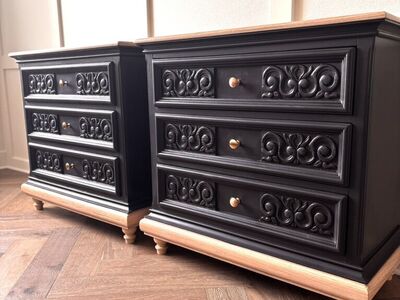 Stunning Set Of Nightstands