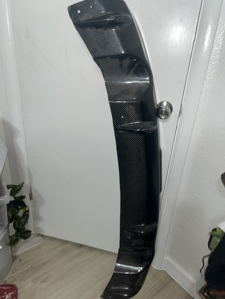 Main image 4