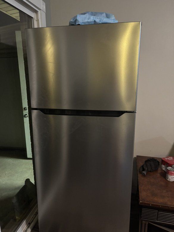 Conservator CRM162TD 18 Cu.Ft. Top Freezer Refrigerator-Freezer in Stainless Steel