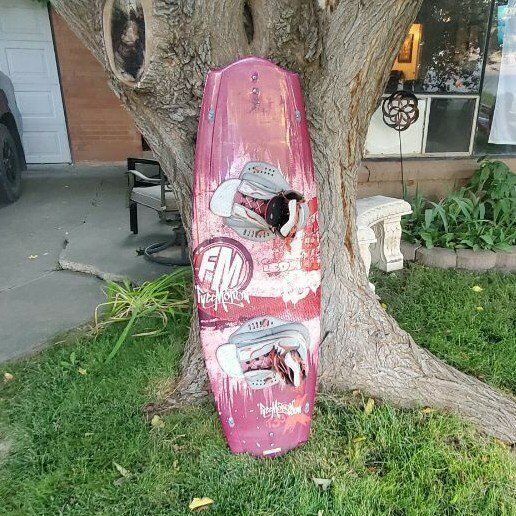 Nice 133 cm Free Motion Icon Wakeboard Boating