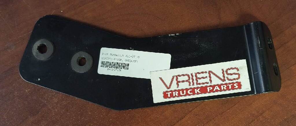 Kenworth T880 Right Bracket