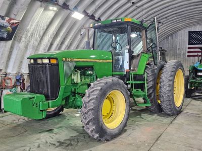 John Deere 8200