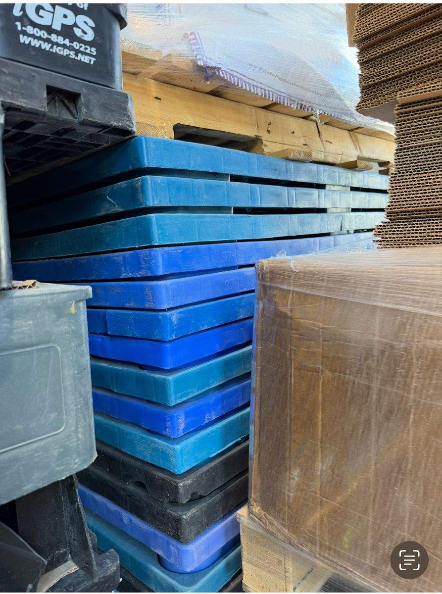 Plastic palletts