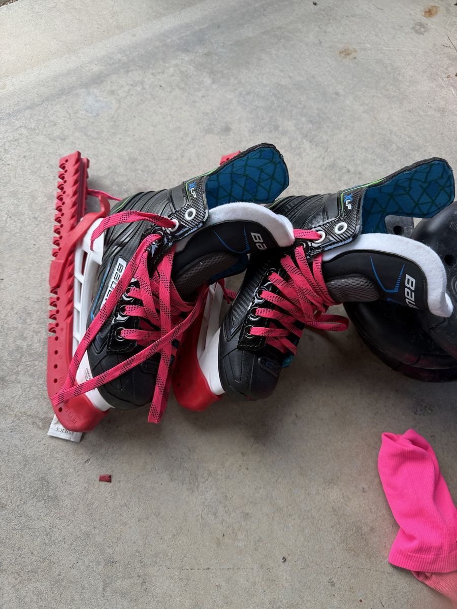 Bauer XLP size 1 or 2