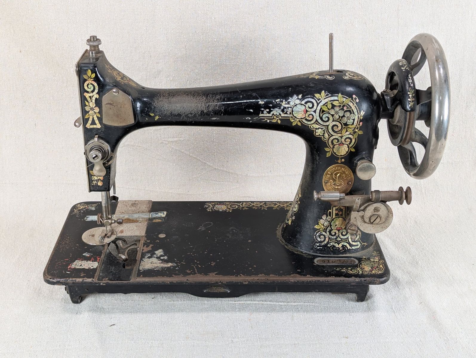 Vintage Singer Vibrating Shuttle Sewing Machine Head Circa 1920 Serial G129209