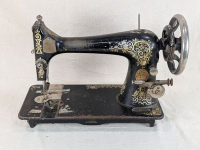 Vintage Singer Vibrating Shuttle Sewing Machine Head Circa 1920 Serial G129209